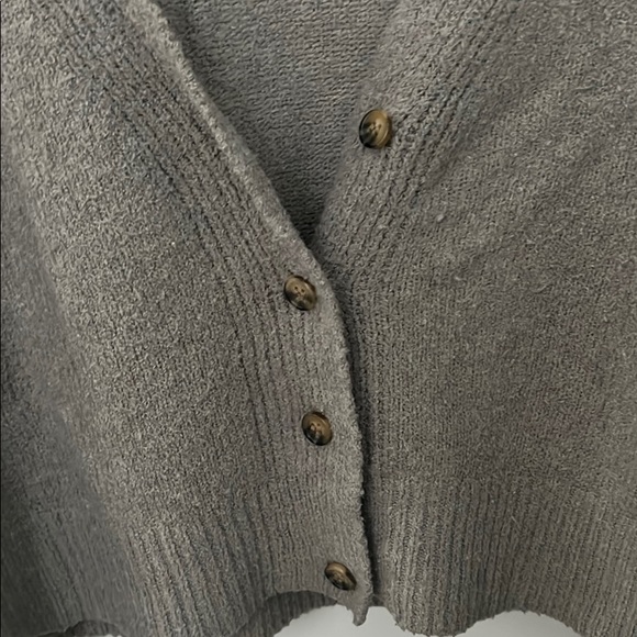 Cropped Sweater - Picture 3 of 4